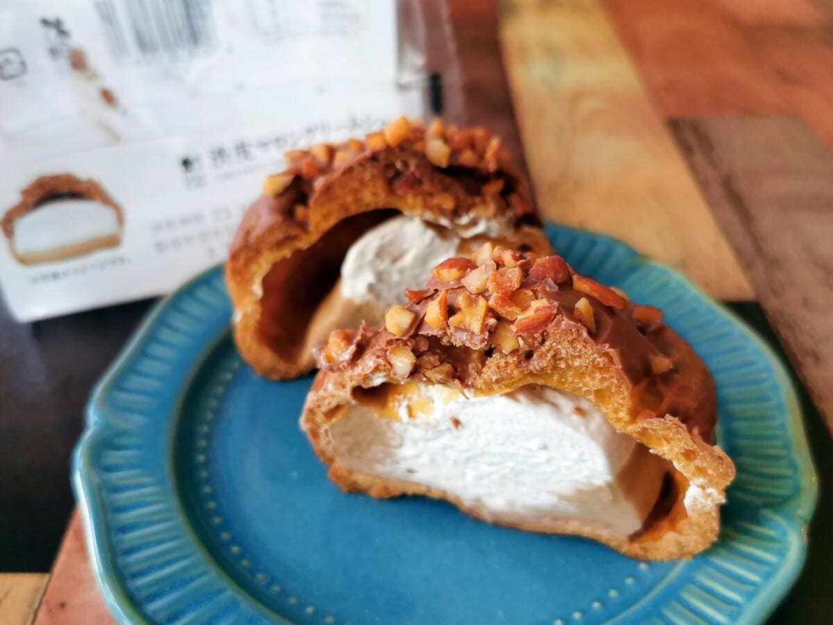 軽いマロンホイップクリームのほうが量が多いのも、味のバランス的に◎