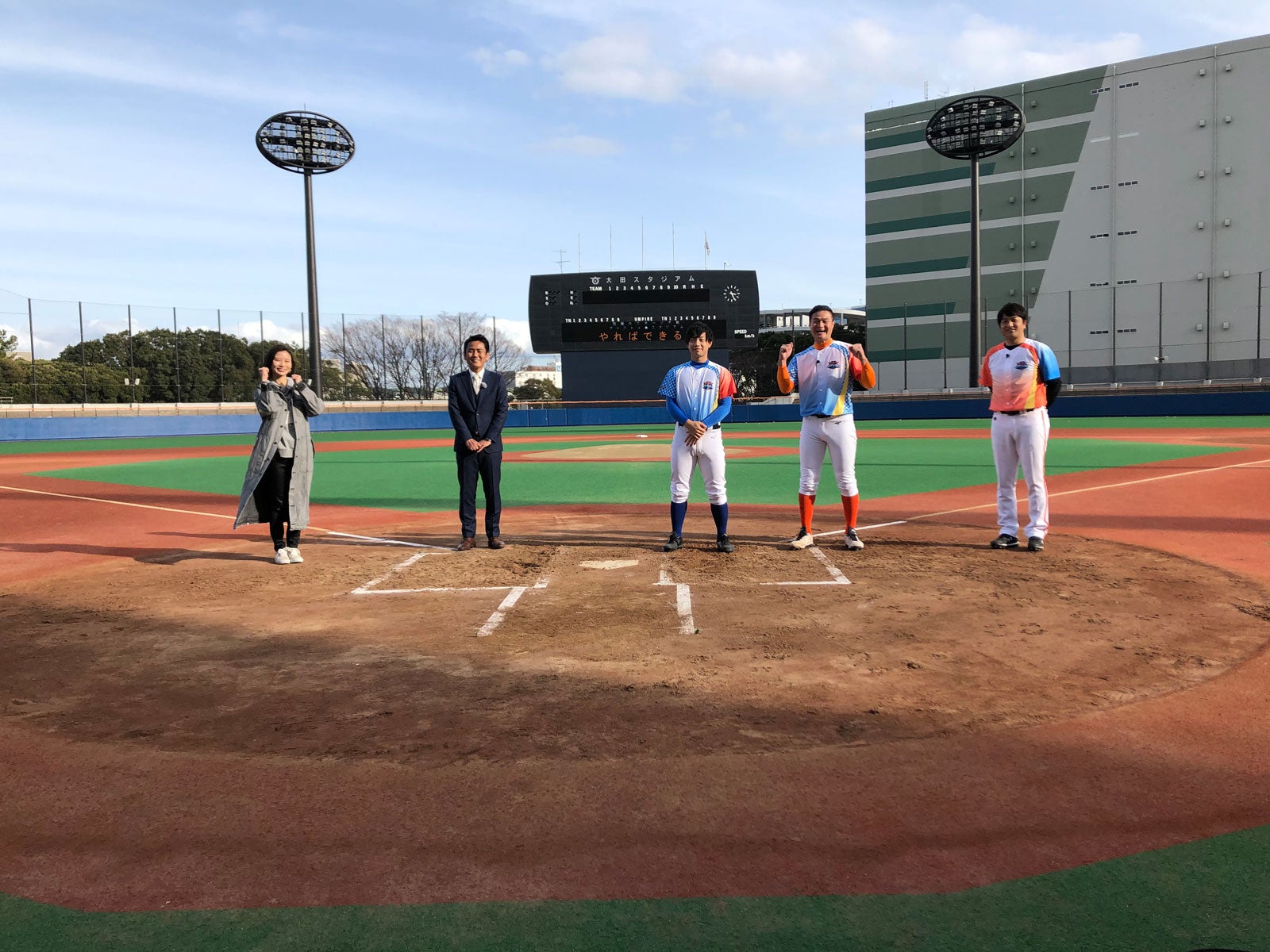 朝日奈央、蛯原哲日本テレビアナウンサー、ティモンディ、高橋由伸（C）日本テレビ