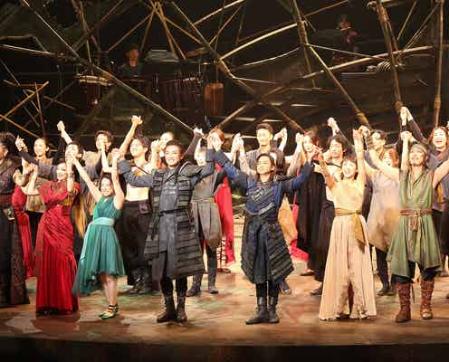 堂本光一・井上芳雄ら「ナイツ・テイル」大阪公演、延期経て開幕