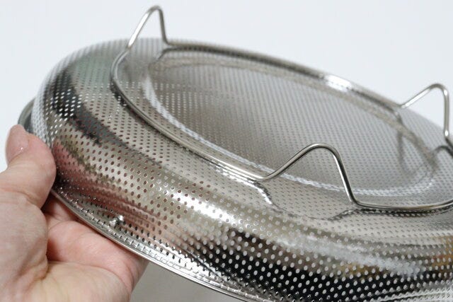 取っ手付浅型パンチングザル（25cm）　脚