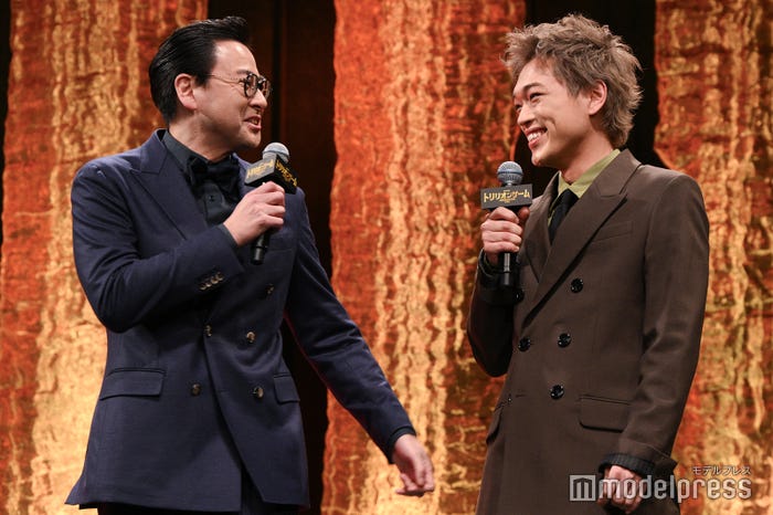 鈴木浩介に緊張していることを暴露される原嘉孝(C)モデルプレス