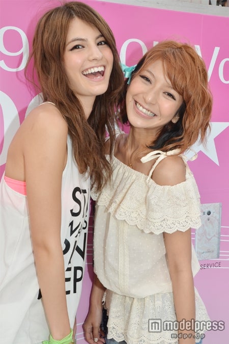 「ViVi」モデル大石参月＆マギー、スタイルキープ法・美肌の秘訣を語る　モデルプレス独占インタビュー