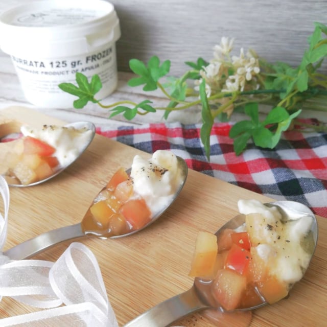 カルディのブラータチーズを煮りんごのデザートにアレンジ