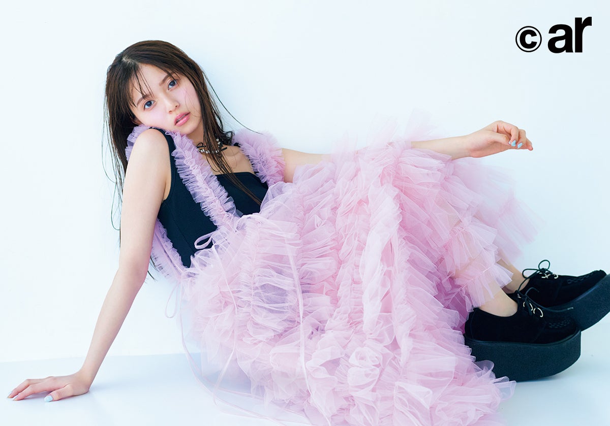 齋藤飛鳥、恋愛観・乃木坂46卒業後の理想像語る 「ar」表紙初登場