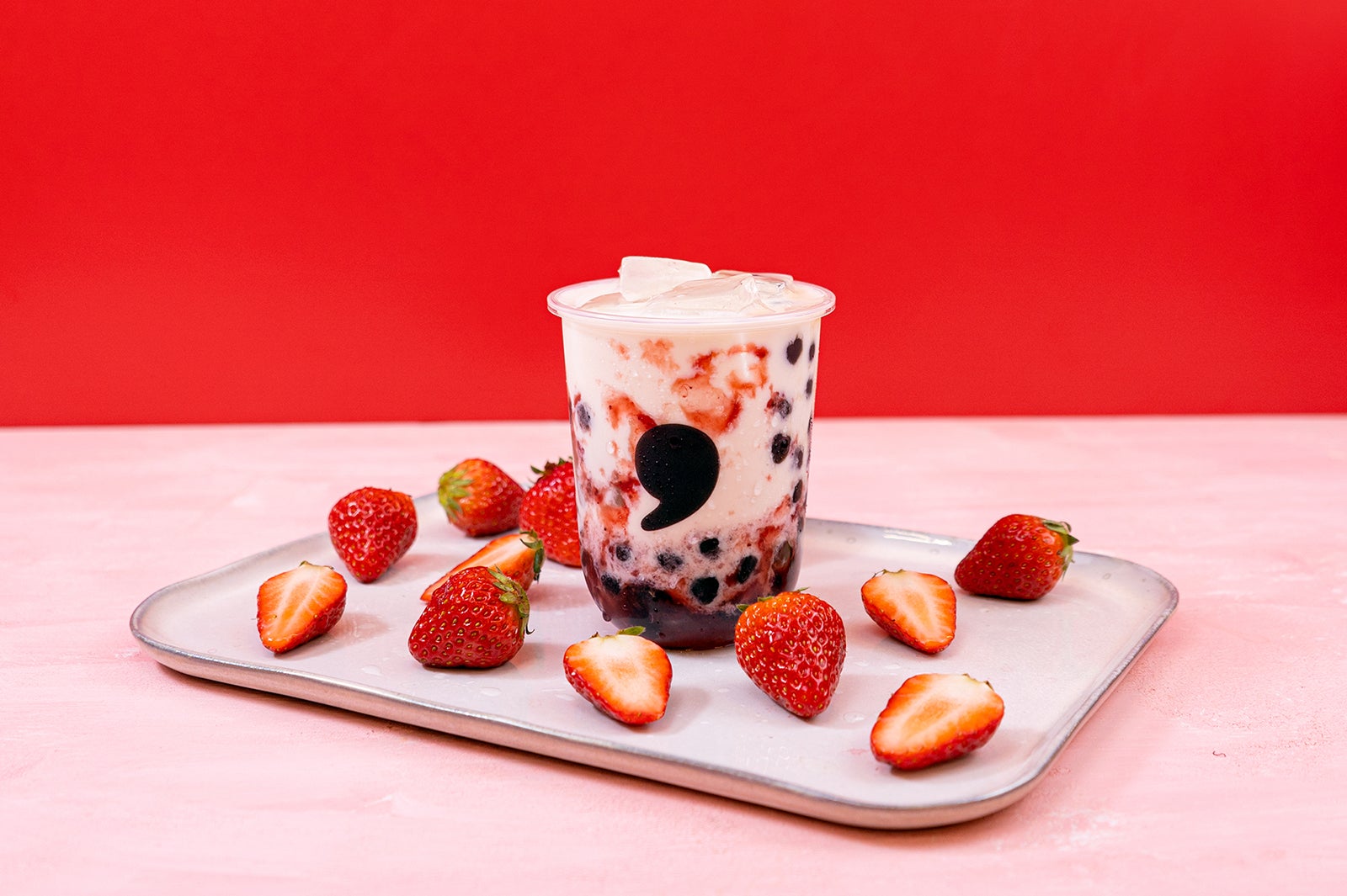 「ストロベリータピオカラテ」￥500～／画像提供：ティーカンパニー