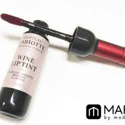 【LABIOTTE】「Wine Lip Tint "RD01 Shiraz Red"」 ／写真・Risa（C）メイクイット