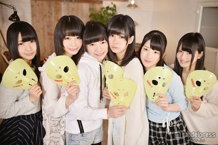 仮面女子が衣装を脱いだら?(左から)月野もあ、桜のどか、立花あんな、澤田リサ、神谷えりな、窪田美沙