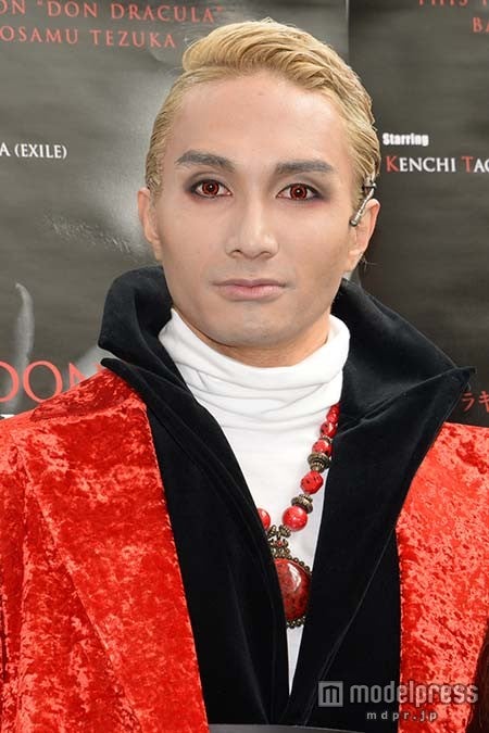 Exile橘ケンチ 金髪 赤眼で イメージを覆す ドラキュラに 共演者も太鼓判 モデルプレス