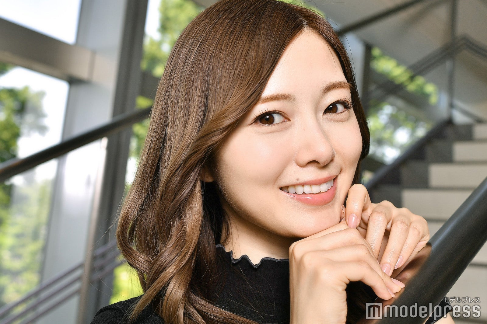 モデルプレスのインタビューに応じた白石麻衣（C）モデルプレス