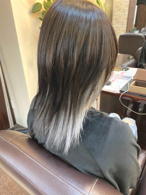 ウルフヘアがより似合うインナーカラー特集 遊び心を加えた大人の人気スタイル15選 モデルプレス ウルフヘアがより似合うインナーカラー特集 遊び心を加えた大人の人気スタイル15選 モデルプレス