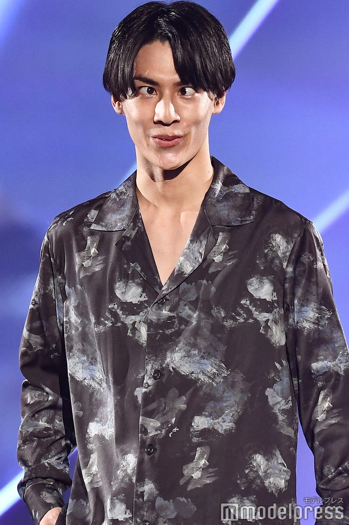 クールさから解き放たれたユースケ (C)モデルプレス