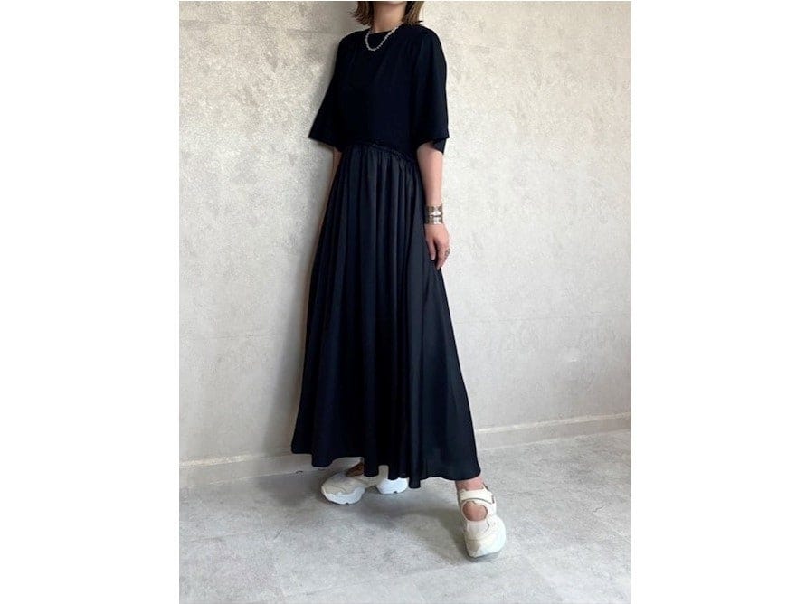 どこか甘さのある華やかなアイテムがそろう「mite」は夏にぴったり　出典：WEAR