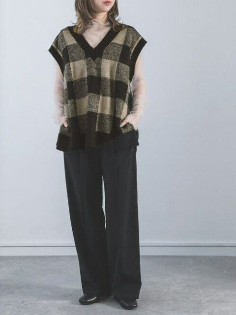 ベスト　コーデ　秋　先取り