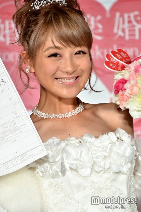 鈴木奈々 号泣挙式を報告 結婚指輪を忘れるハプニングも モデルプレス