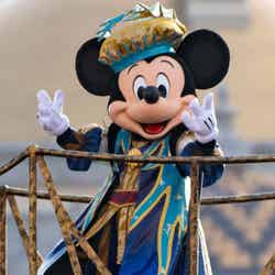 東京ディズニーシー「ディズニー・ハロウィーン・グリーティング」ミッキーマウスのコスチュームイメージ（C）Disney