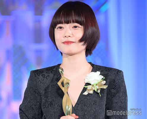 杉咲花、美デコルテ際立つ胸元ざっくりコーデで登場「海に眠るダイヤモンド」“大切なシーン”撮影前日振り返る【東京ドラマアウォード2025】