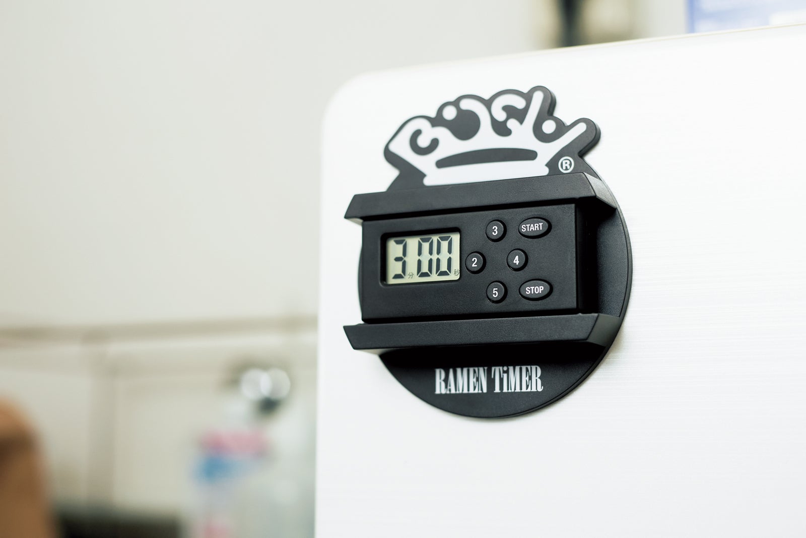 BiSHコラボカップラーメンタイマー（画像提供：宝島社）
