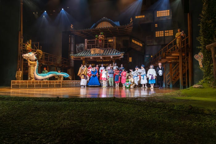 舞台「千と千尋の神隠し」(C)EllieKurttz