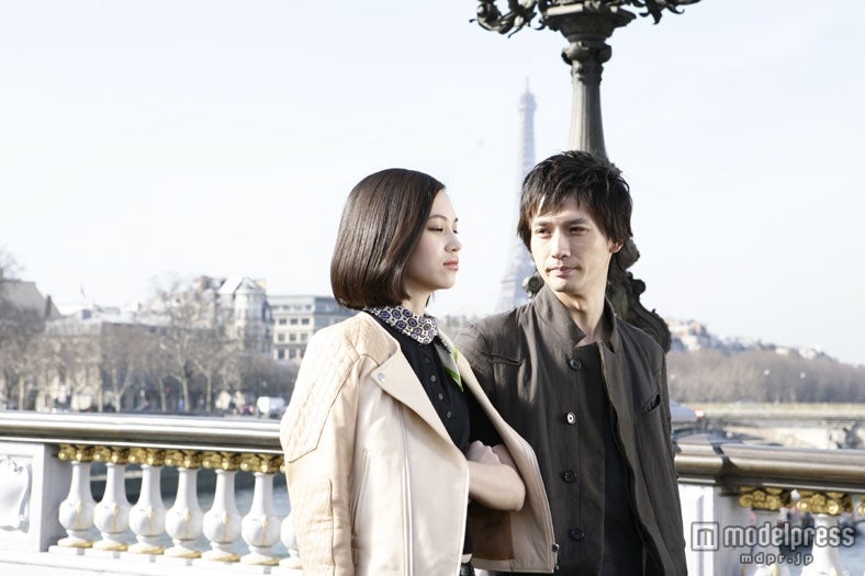 安藤政信、水原希子／資生堂「TSUBAKI」ヘッドスパ新CMメイキングショット