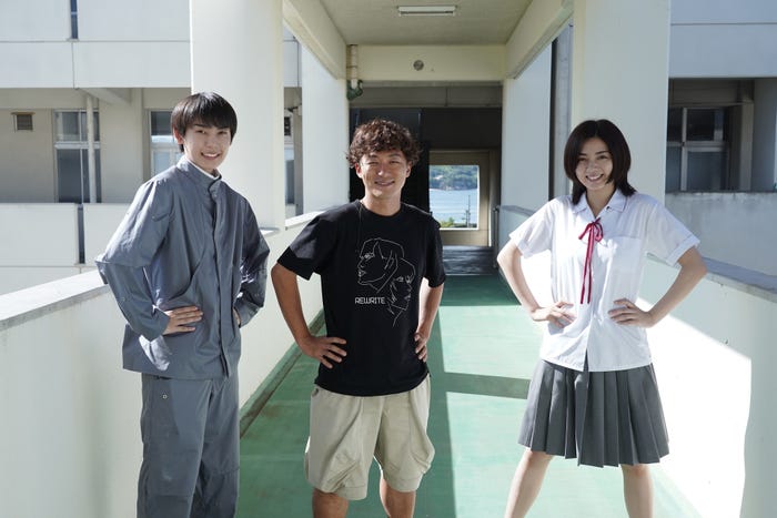 阿達慶、松居大悟監督、池田エライザ/オフショット(C)2025『リライト』製作委員会