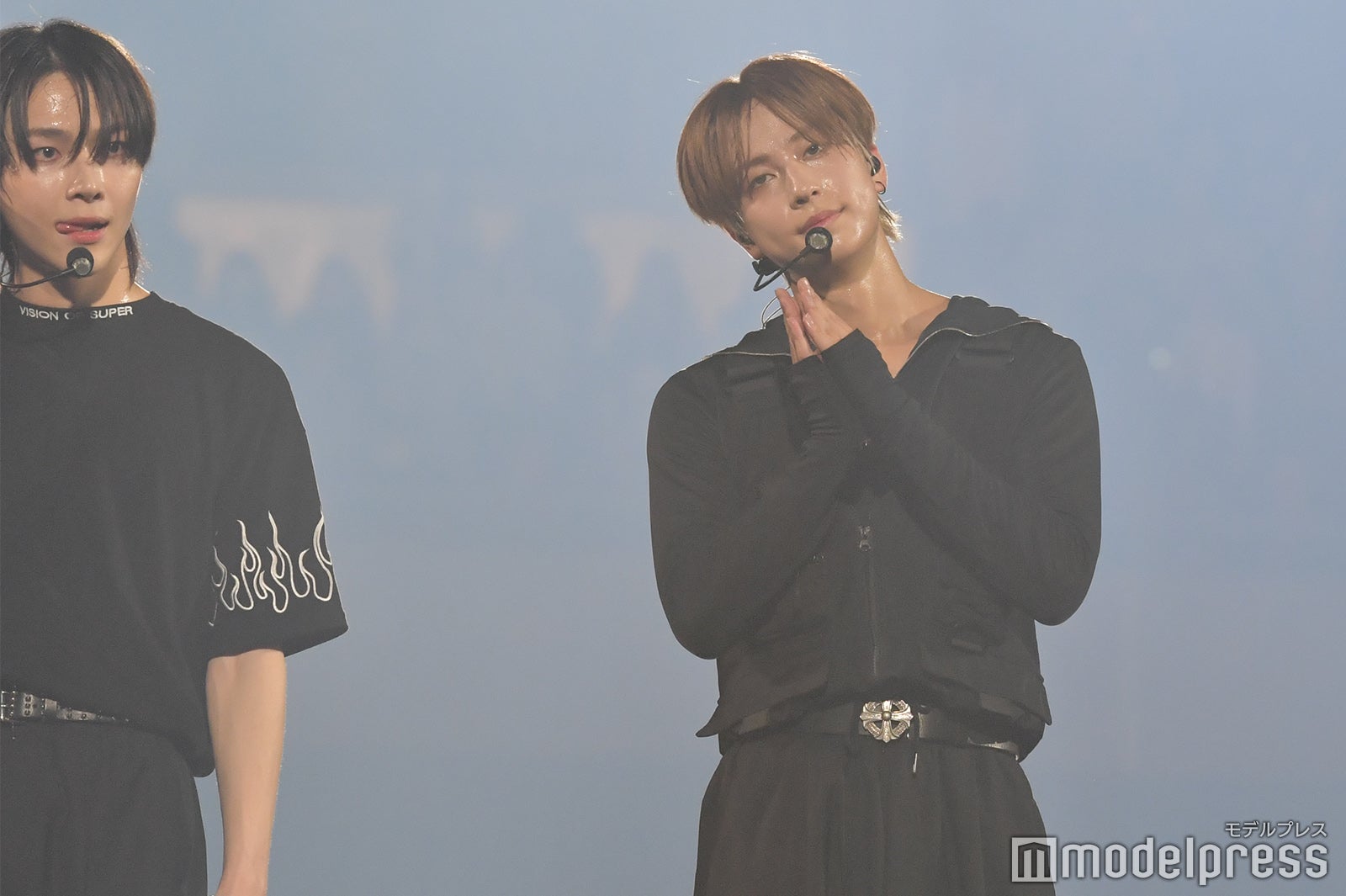 舌ペロNICHOLAS、ポーズが可愛いTAKI／「BEAT AX」&TEAM（C）モデルプレス