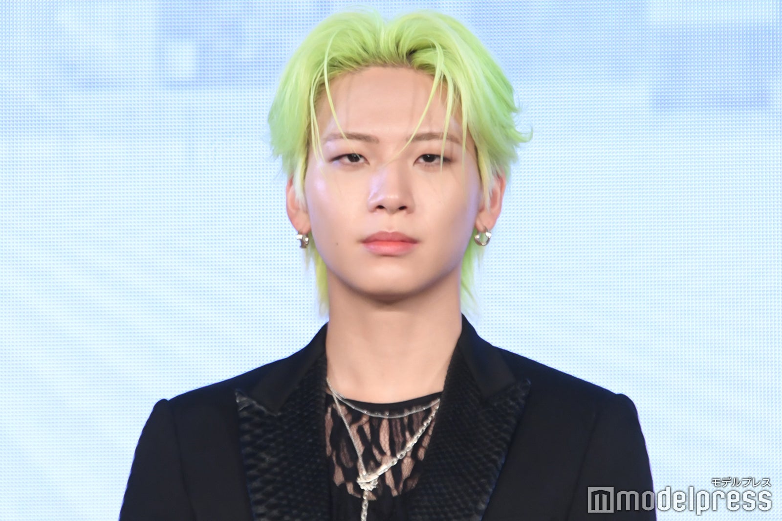 河野純喜にツッコんだ川尻蓮（C）モデルプレス