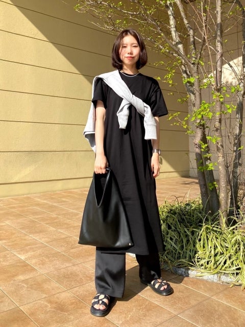 オトナ女子は 黒 一択 驚くほど使える ユニクロワンピ を着倒す おすすめ5style モデルプレス