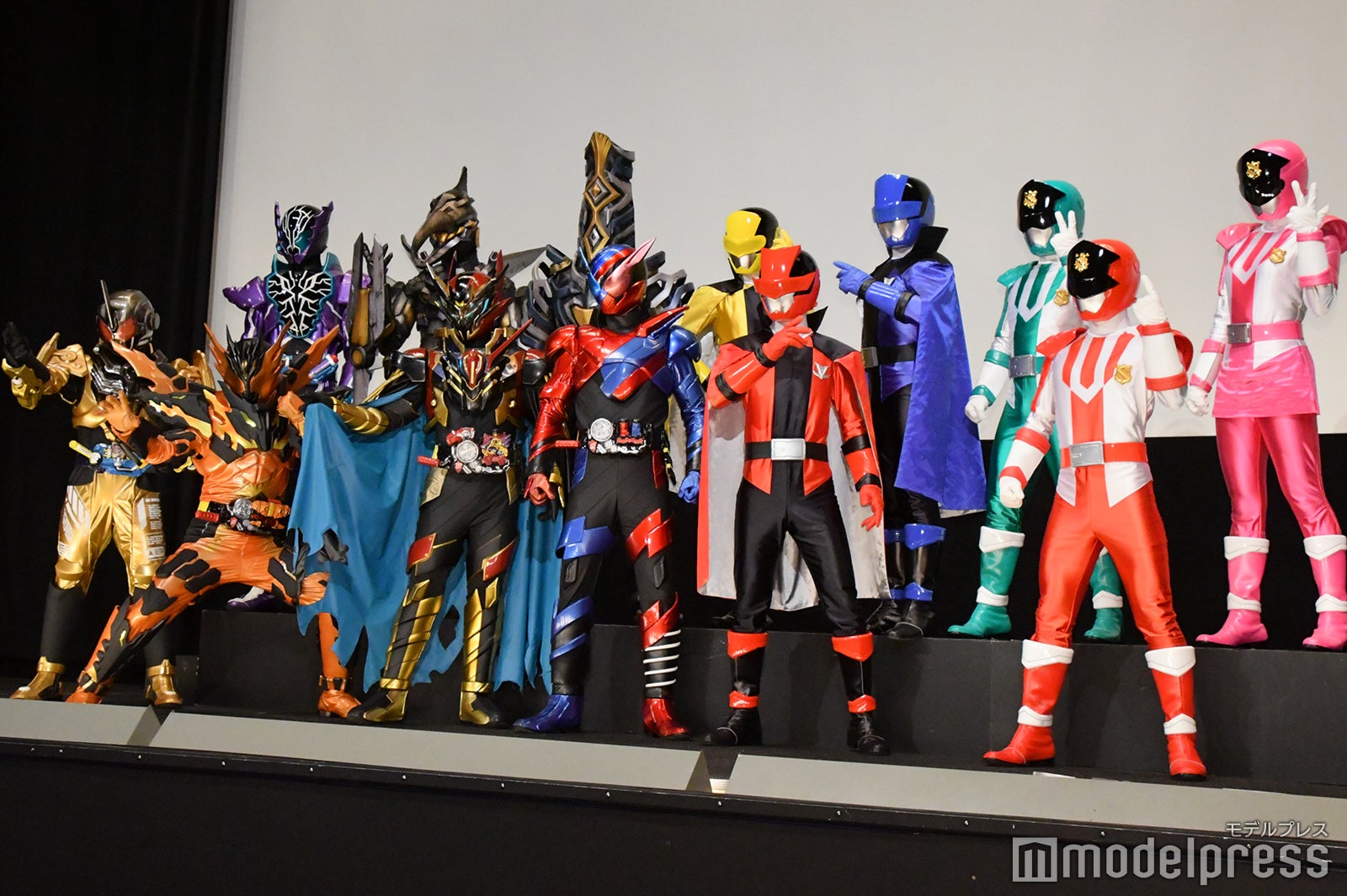 （C）モデルプレス