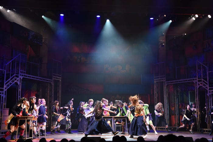 舞台「マジすか学園~Lost In The SuperMarket~」公開ゲネプロより(C)AKS