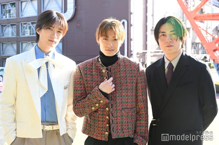 山中柔太朗、高松アロハ、八重樫風雅監督(C)モデルプレス