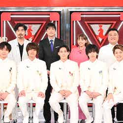 （後列左から）劇団ひとり、小澤征悦、羽鳥慎一、若槻千夏、山崎弘也（前列）King ＆ Prince（C）日本テレビ