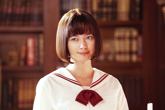 玉城ティナ(C)2017「暗黒女子」製作委員会(C)秋吉理香子/双葉社