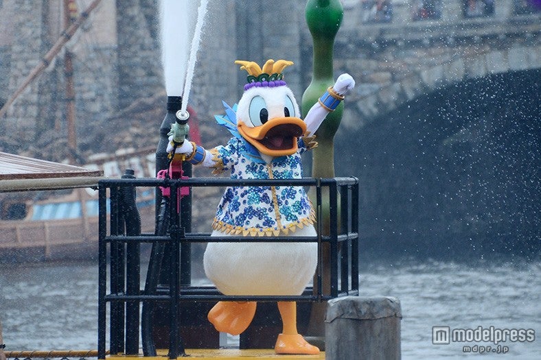 「ミニーのトロピカルスプラッシュ」ドナルド 