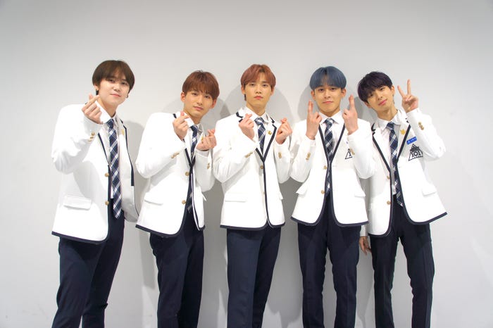 「PRODUCE 101 JAPAN SEASON2 FAN BOOK」(提供写真)