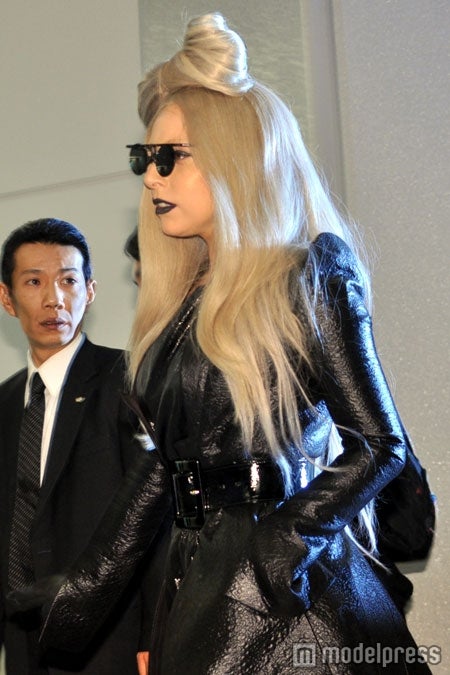 成田空港に登場したレディー・ガガ