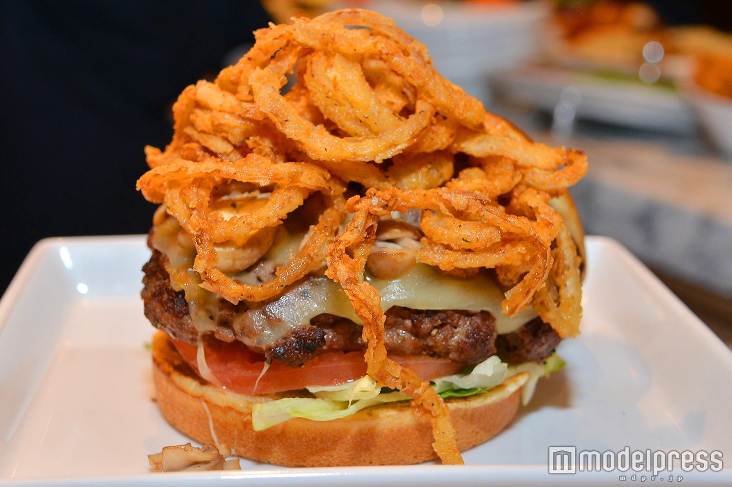 LA発ハンバーガー「ザ・カウンター 六本木」肉の旨味を楽しむ本格バーガー ヴィーガン向けメニューも