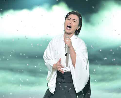 【紅白本番】氷川きよし、リップ&アイメイク姿で復帰後初紅白歌唱「これまでの感謝とこれからも歌い続けるという決意」