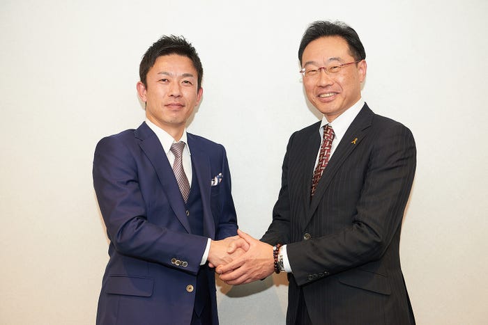 (左から)赤星憲広氏、臼井朋貴氏(提供写真)