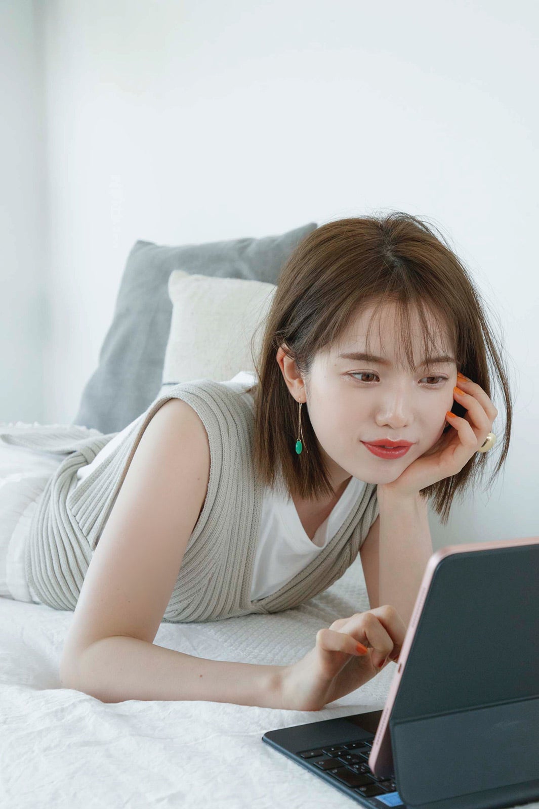 弘中綾香アナウンサー（画像提供：講談社）