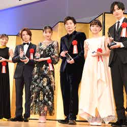 （左から）松岡茉優、中村倫也、永野芽郁、田中圭、葵わかな、志尊淳 （C）モデルプレス
