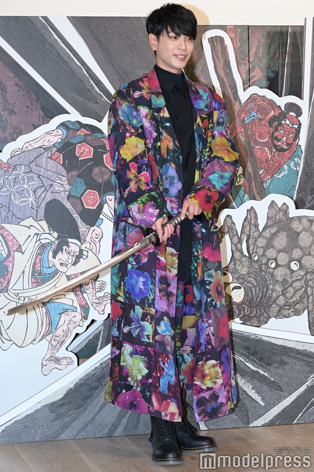 黒羽麻璃央 （C）モデルプレス