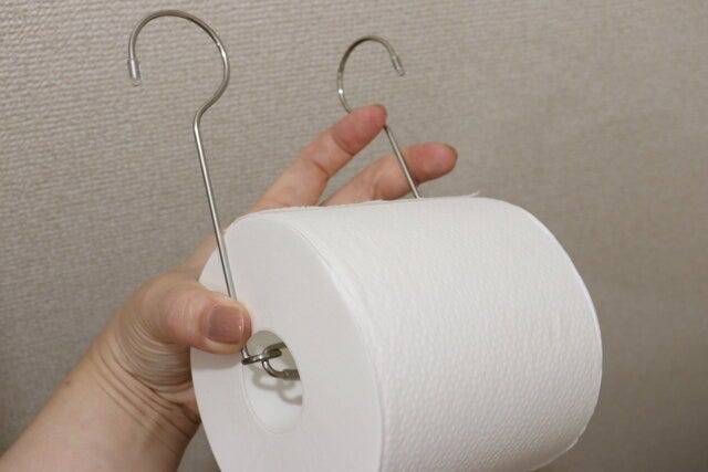 備え付け用ステンレストイレットペーパーストッカー　使用方法
