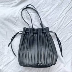 これ買ってよかった〜!ZARAの「ショルダーバッグ」オシャレで大容量なんて言うことなし!