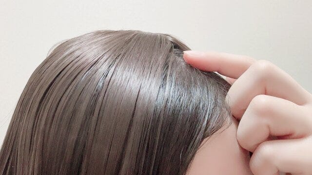 トップヘアウィッグ（分け目タイプ）　境目