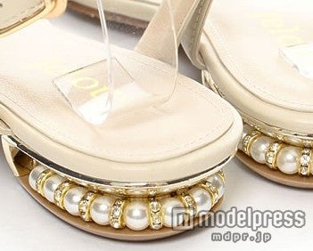 アンクルストラップパールサンダル「ReEDIT」2,998円（税込）