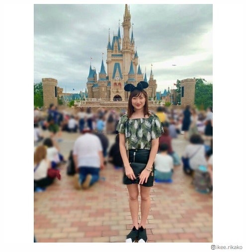 闘病中の池江璃花子選手、ディズニーランドで笑顔ショット「ずっと行きたかった」