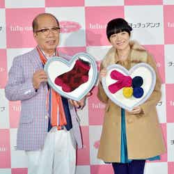 小島藤子(右)とチュチュアンナ・上田利昭社長(左)