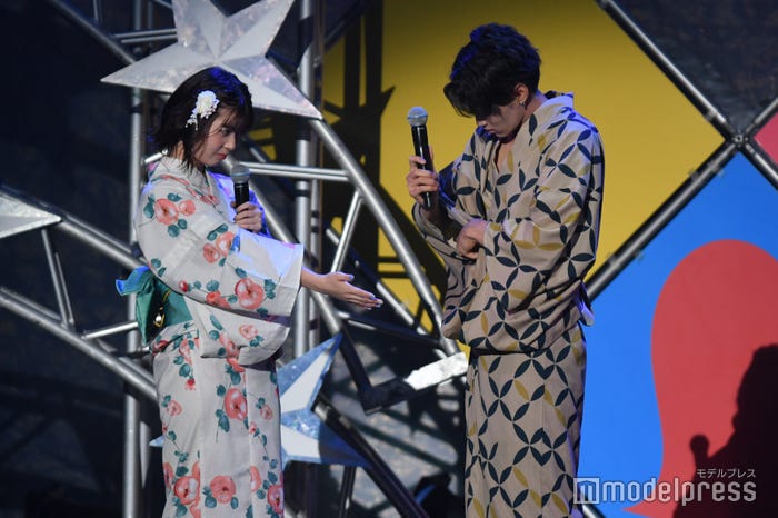 星乃夢奈、松本怜生(C)モデルプレス