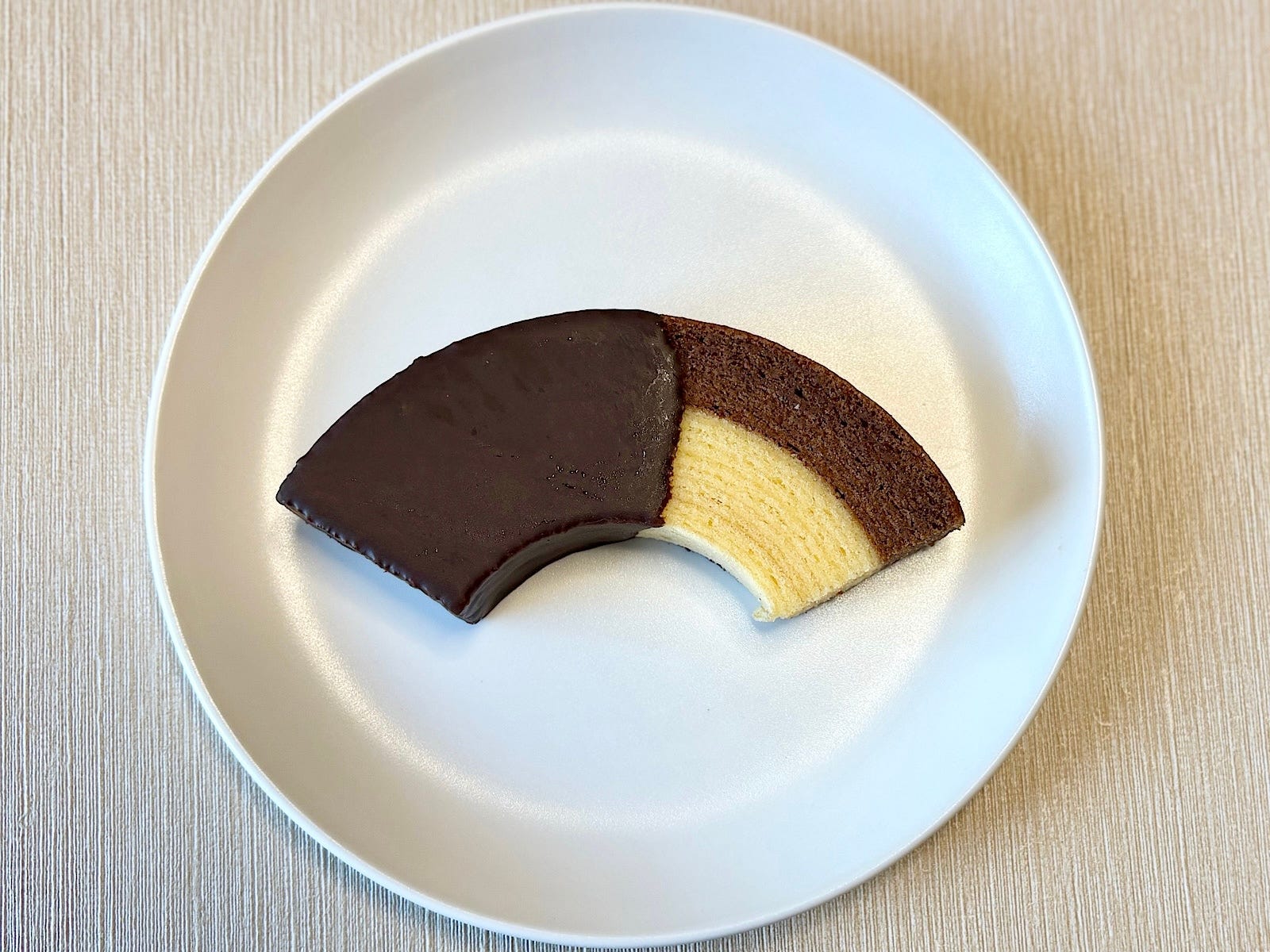 コンビニスイーツとは思えない!? 美しいビジュアルが目をひきます