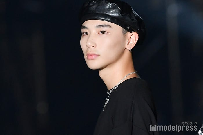 よしあき(C)モデルプレス